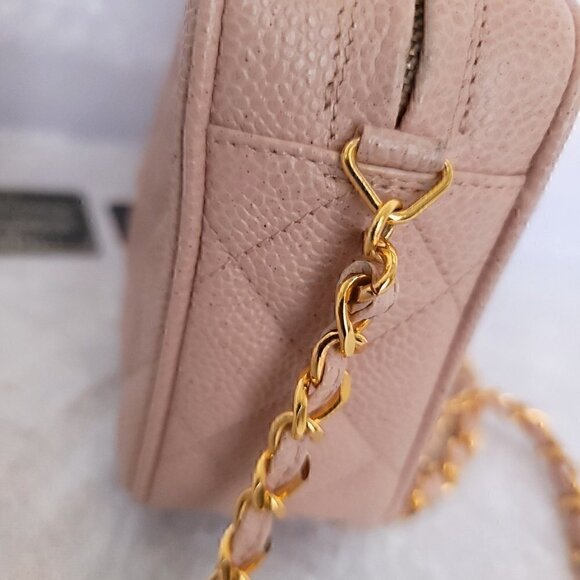 CHANEL PINK CAVIAR DIAMOND 'CC' VINTAGE CAMERA BAG MINI - Picture 5 of 16